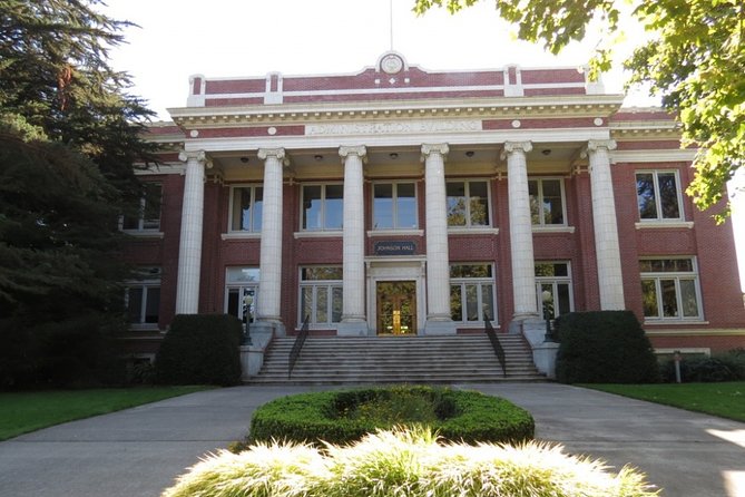 Self-Guided Scavenger Hunt: Eugene Waddle Around Campus - Practical Details for the Eugene Waddle Around Campus