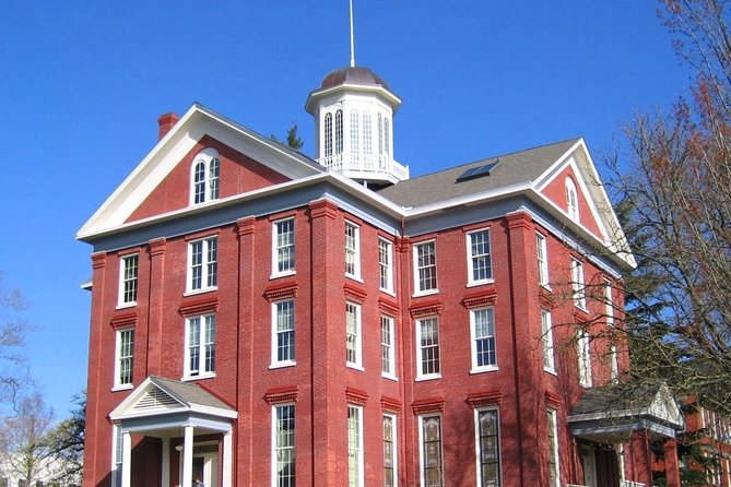 Self-Guided Scavenger Hunt: Salem Oregon's Beautiful Capital - Interactive Challenges and Photo Quests