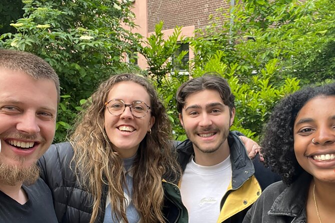 Self-Guided Secrets of Eindhoven Exploration Game - Technical Considerations and Reviews on App Performance