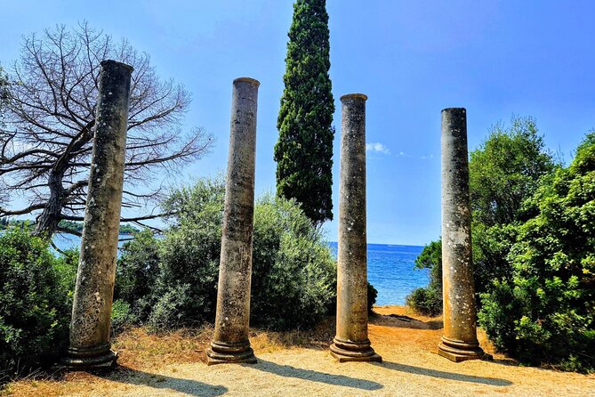 Self Guided Secrets Tour - Explore Rovinj & Miss nothing - Wandering along Ulica Grisia and the Art Scene