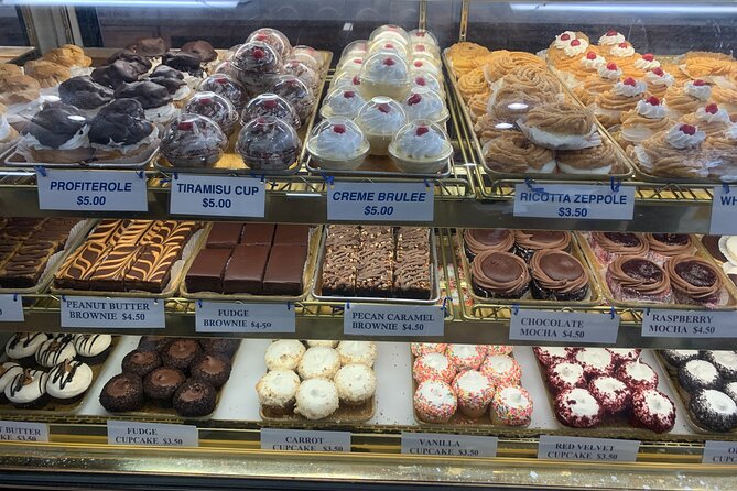 Self Guided "The North End Pizza, Cannoli and Picnic" Solo Walking Tour - Regina Pizzeria’s Classic Napolitano Pizza