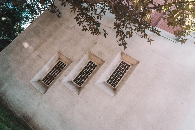 Self-Guided Tour of Westwood in Los Angeles with Fun Facts and Best Photo Ops - Hollywood’s Iconic Regency Village Theatre