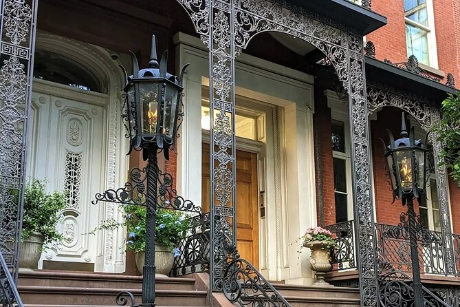 Self-Guided Walk of New York's Gramercy and Flatiron Districts - The Charm of Gramercy and Its Private Park