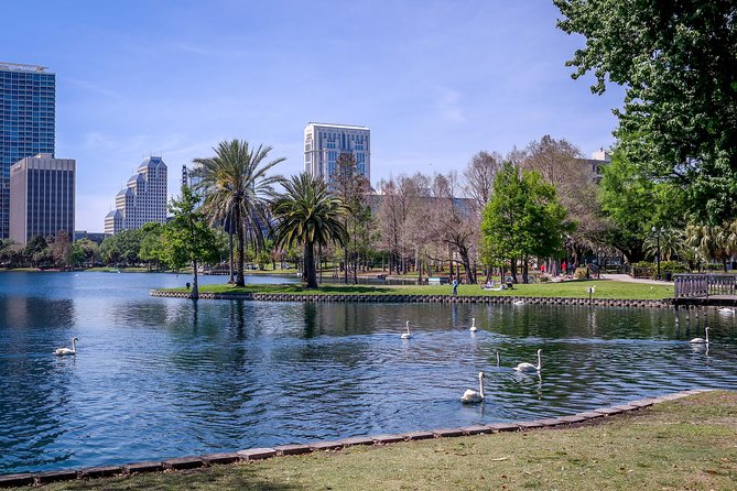 Self-Guided Walking Audio Tour around Lake Eola in Orlando - The Starting Point at Orlando’s Lake Eola Park