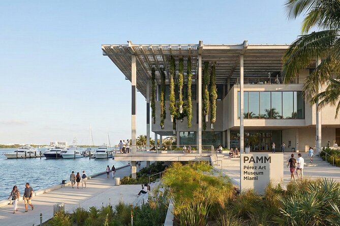 Self Guided Walking Tour at Miami - The Vibrancy of Little Havana on Calle Ocho