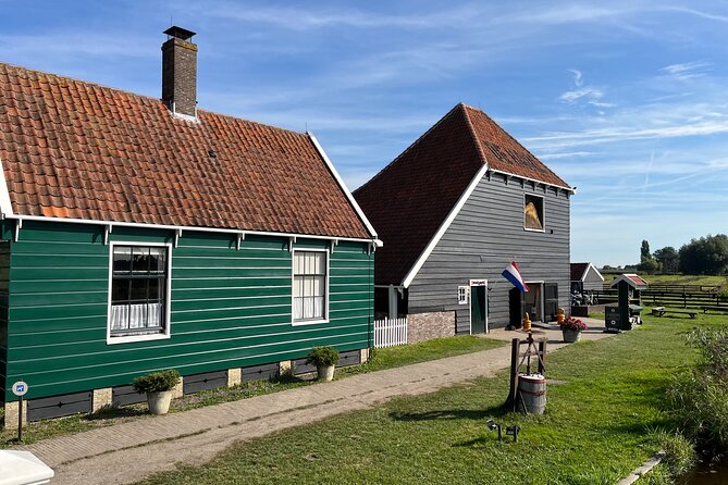 Self-guided walking tour over the Zaanse Schans - Discovering the First Albert Heijn Store