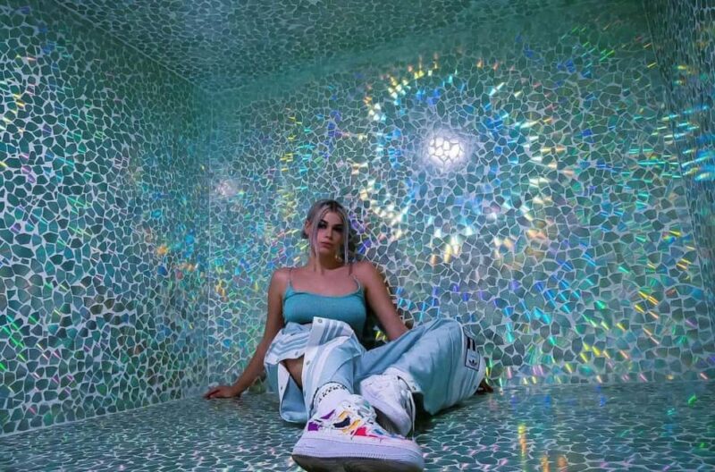 Selfie Museum Budapest Entry Ticket - Key Points