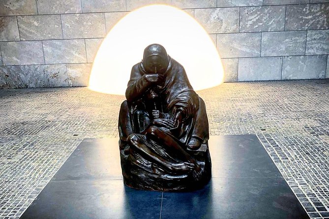 Semi-Private Berlin Highlights Shore Excursion from Warnemünde and Rostock Port - Optional Visits: East Side Gallery and Jewish Quarter