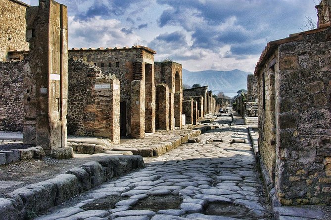 Semi-Private Day Trip to Pompeii and Naples from Rome - Pompeii: The Heart of the Day’s Journey