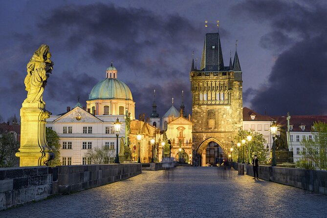 Semi Private Experience of Old Town, Charles Bridge and Prague Castle with local - The Guide’s Style and Entertainment Value