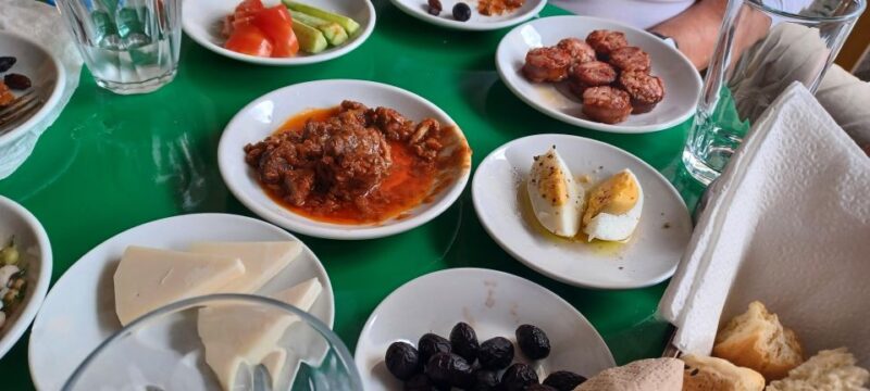 Semi Private Food & City Tour in Heraklion with Pastry Mesum - From the Old Town to the Castle District