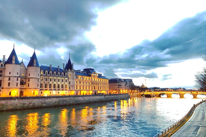 Semi-Private French Revolution and Conciergerie tour - The Significance of the Conciergerie in Revolutionary France