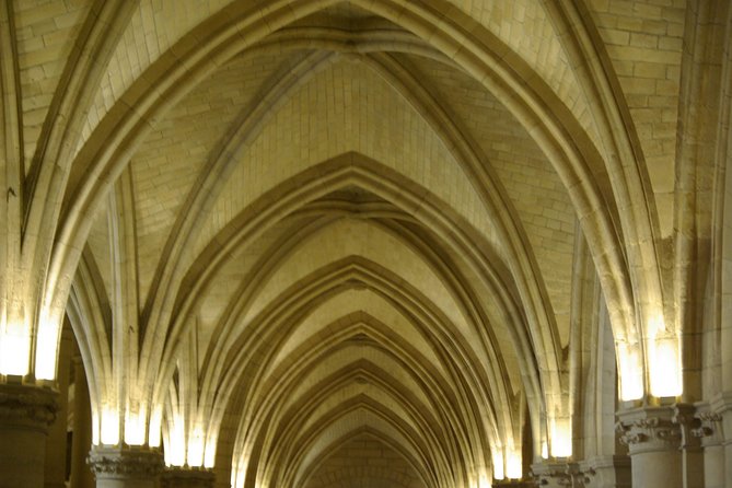 Semi-Private French Revolution and Conciergerie tour - Logistics and Practical Tips