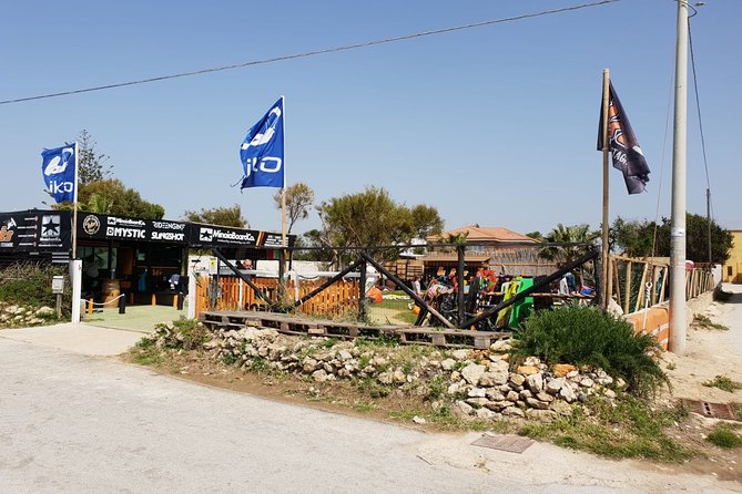 Semi-private kitesurfing course for beginners - What Makes the Instruction Semi-Private and Effective