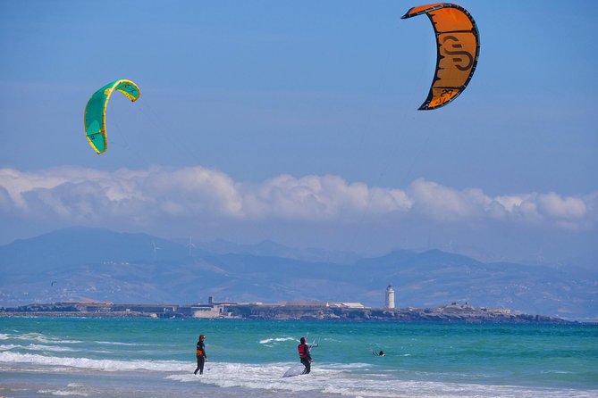 Semi-private kitesurfing lessons in Tarifa (adapted to every level) - Convenient Location and Pickup in Tarifa