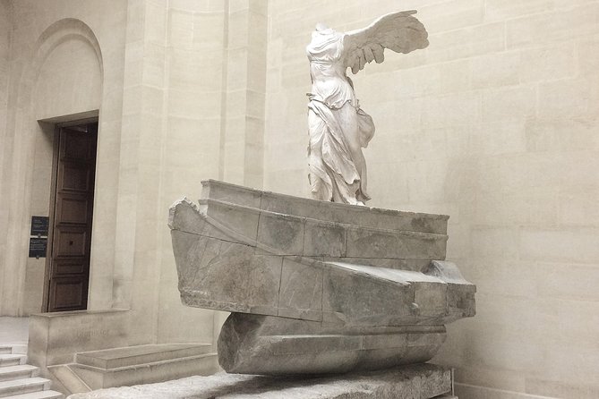Semi-Private Louvre Masterpieces with Reserved Entrance Time - Expert Guides Bring Art to Life