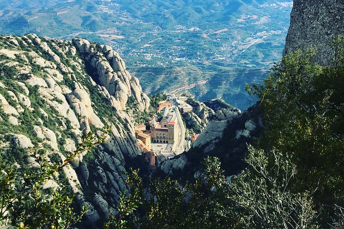 Semi-Private Montserrat Monastery, Funicular & Scenic Nature Walk - Market Visits and Local Tastes