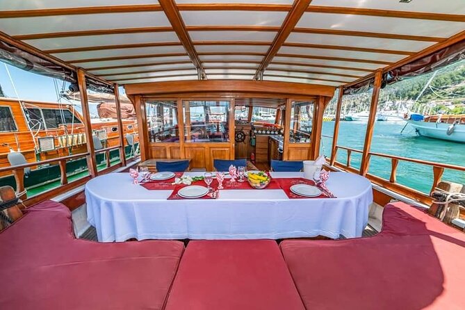 SEMIPRIVATE GALATEA tour Antiparos-Blulagoon-Despotiko-FREE DRINK - Departure from Piso Livadi and the Onboard Facilities