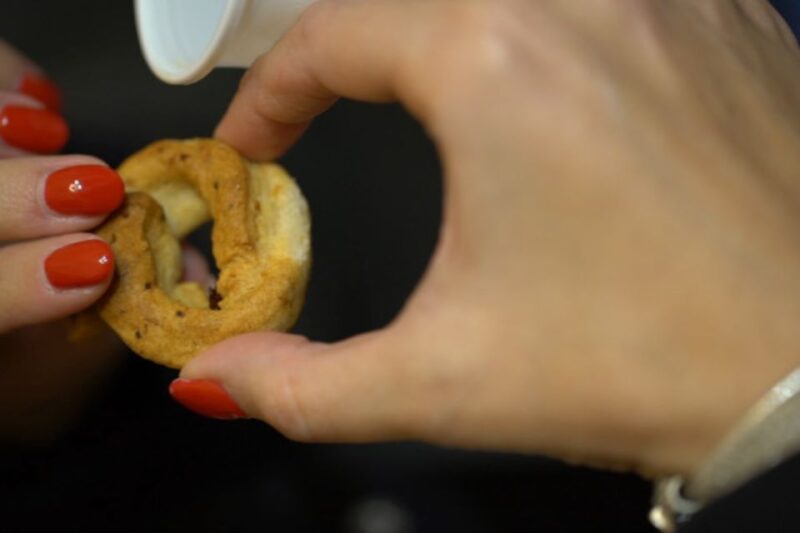 SENSORY TASTING OF EXTRA VIRGIN OLIVE OIL IN LECCE - The Sensory Journey: Observing, Smelling, and Tasting