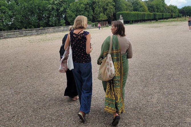 Sensory walks in the Château park in Lunéville - The Guide’s Style and Participant Experience