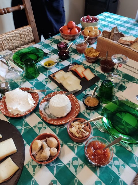 Serra da Estrela: Serra da Estrela cheese tasting - The Setting of Casa Cerro da Correia and Casa da Sicó