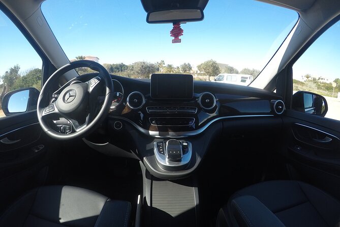 Service from Faro Airport to Praia Da Rocha Portimão - Efficient and Comfortable Transport from Faro Airport to Praia da Rocha Portimão