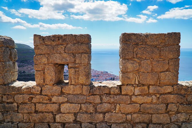 Sesimbra, Arrabida & 5 Wines Tasting Small Group Tour from Lisbon - Wine Tasting at Quinta do Alcube