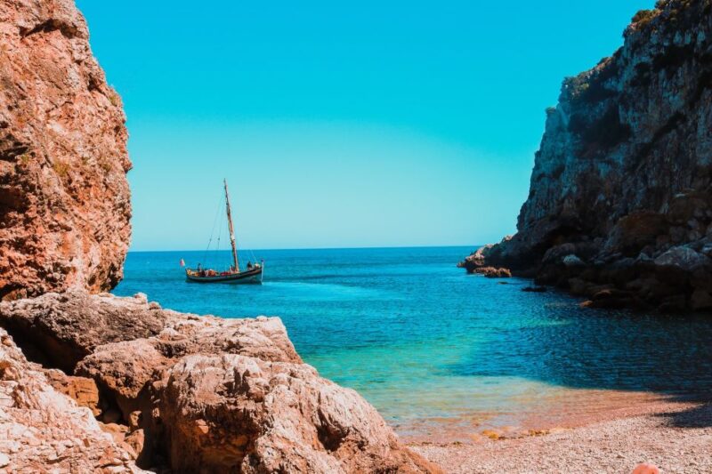 Sesimbra: Arrábida Beaches & Caves Boat Tour with Snorkeling - Why This Tour Stands Out Compared to Similar Experiences