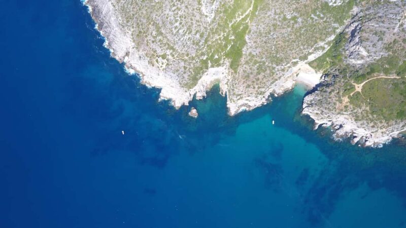 Sesimbra: Boat Trip to the wild beaches and caves - Starting Point at Mega Dive Dive Center