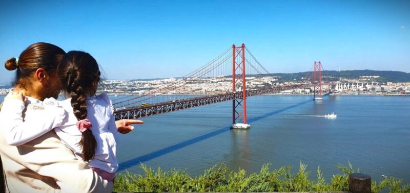 Sesimbra e Arrábida Natural Park: 1 Day Tour & Wine Tasting - A Coastal Lunch with Local Flavors