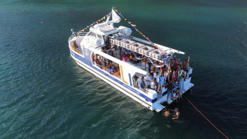 Sesimbra: Family Friendly Boat Sea Tour w/ Submarine Vision - The Underwater World Through Panoramic Windows