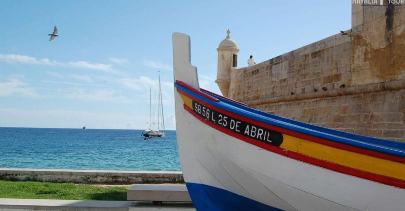 Sesimbra: Half-Day Tour to Arrabida with Wine Tasting - Explore Sesimbra’s Fishing Harbor and Moorish Castle