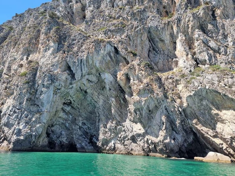 Sesimbra: Private Boat - Beach and Caves - Suitability and Recommendations