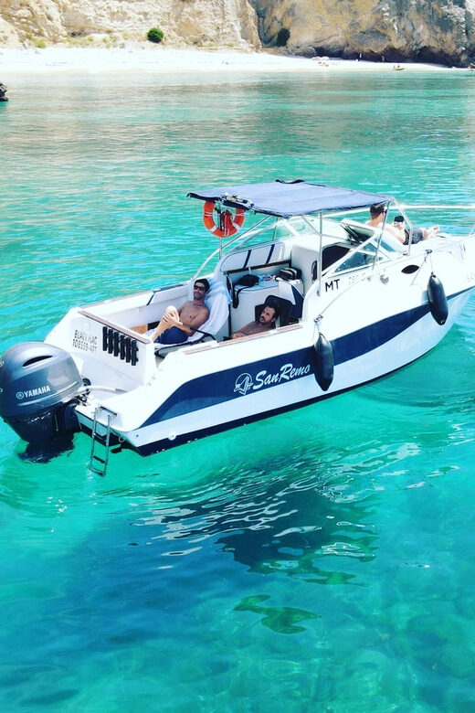 Sesimbra: Rote of Wonders/ Private Boat Tour along the cost - Logistics and Group Size: Safe and Personalized Experience