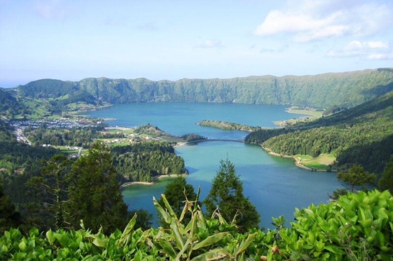 Sete Cidades Azores 4x4 Day Tour from Ponta Delgada - Expert Guides Bring the Landscape to Life