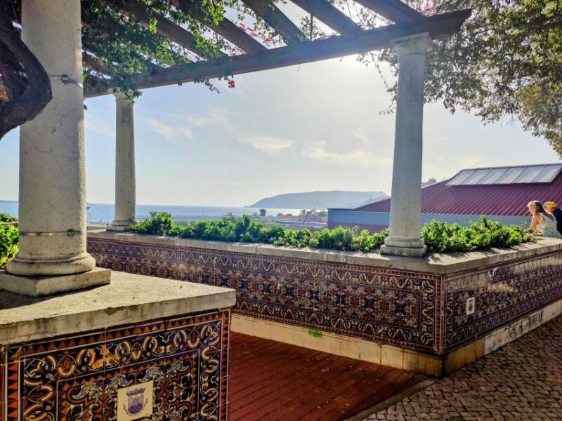 Setúbal Private Walking Tour: Off-the-Beaten-Path Charms - Visiting the Iconic Our Lady of Grace Cathedral