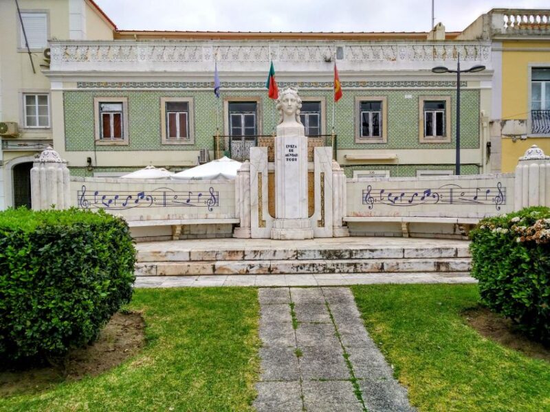 Setúbal Private Walking Tour: Off-the-Beaten-Path Charms - Discovering Largo da Misericórdia’s Local Charm