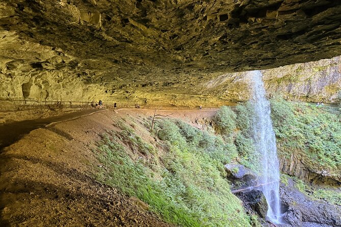 Seven Falls Hiking Tour at Silver Falls State Park - Key Points
