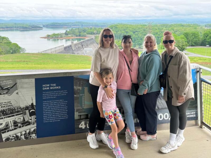 Sevierville: Highlights of Sevierville w/ stop at Buc-ee's - Practical Tips for Tour Participants