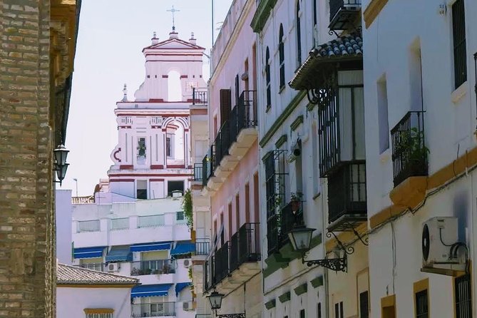 Sevilla Food Tour: Tapas, Wine, History & Traditions - The Tour Starts at the Fuente Pública Siglo XVIII