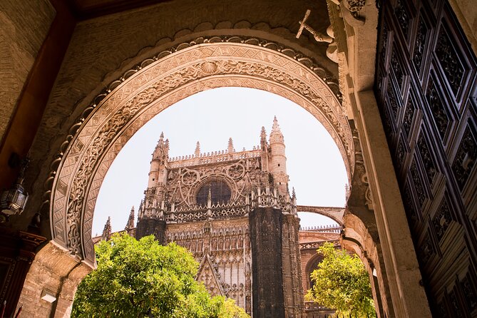 Sevilla: Guided tour to Cathedral and Giralda - Discover the Historic Origins of the Cathedral and Its Arab Roots