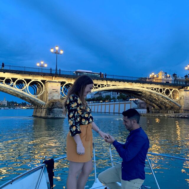 Sevilla: Romantic Boat Ride - Key Points