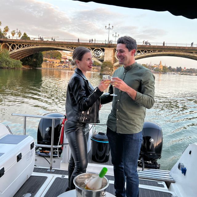 Sevilla: Romantic Boat Ride - What’s included in the 1-hour private boat ride