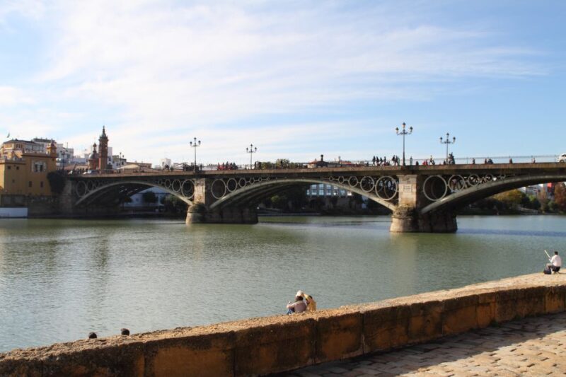 Seville: 3Hour Bike Tour along the Guadalquivir River - Key Points