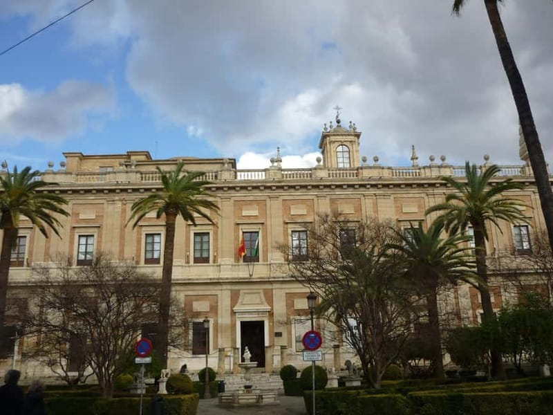 Seville: Age of Discoveries Guided Tour w/ Monuments Access - Starting Point at the Archivo General de Indias