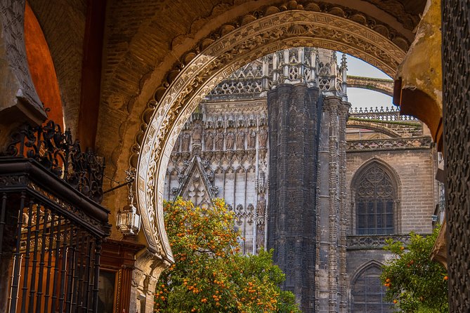 Seville Alcazar, Cathedral and Giralda Skip-The-Line Guided Tour - The Tour’s Practical Aspects and Accessibility