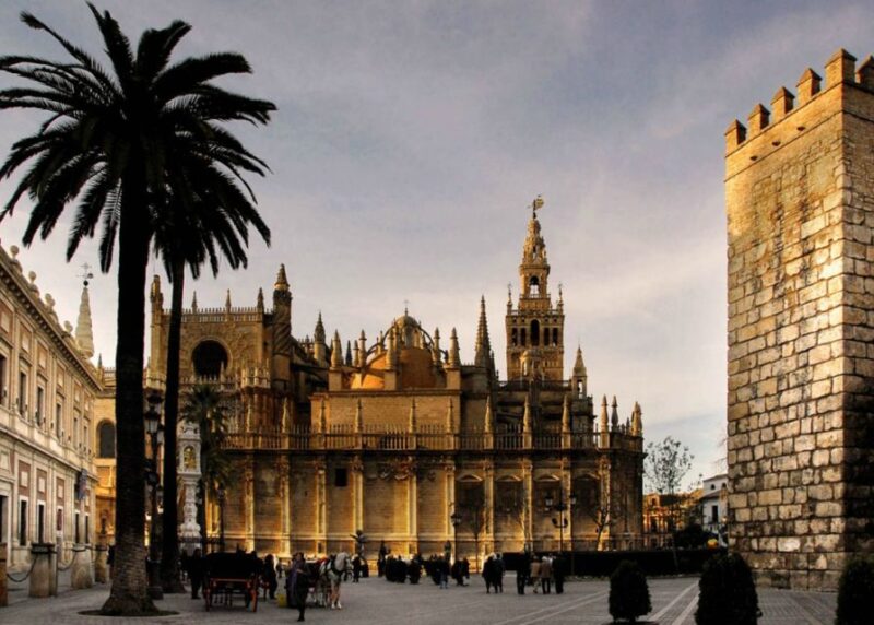 Seville: Alcazar, Cathedral, and Giralda Skip-the-Line Tour - Inside the Seville Cathedral’s Gothic Grandeur
