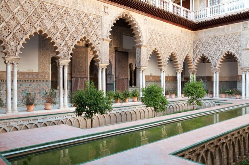 Seville Alcázar, Cathedral and Giralda Tour with Tickets - The Royal Alcázar of Seville: A Palace of Islamic and Christian Influence