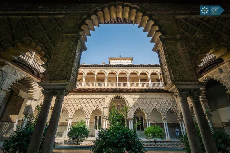 Seville: Alcázar, Cathedral & Giralda Skip-the-Line Tour - Inside the Alcázar: Moorish Elegance Meets Royal Grandeur