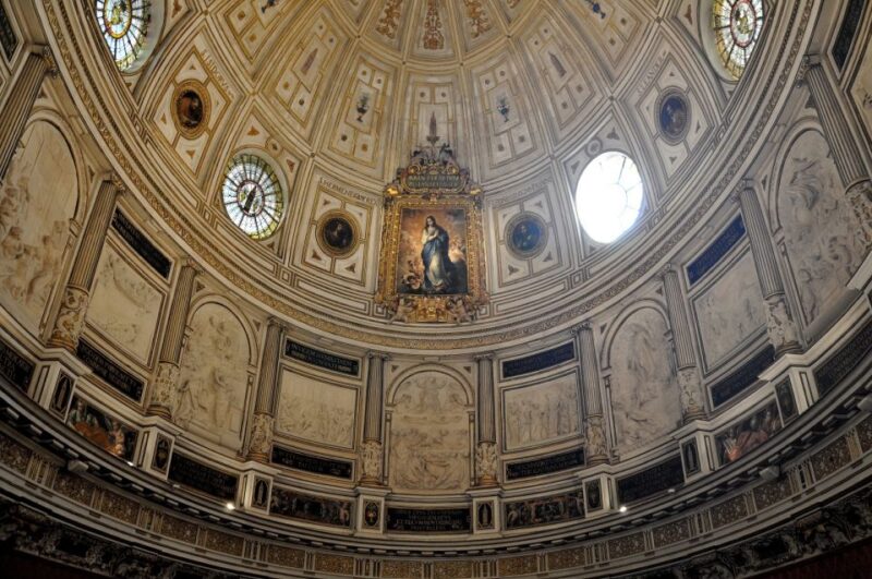 Seville: Alcazar & Cathedral Skip-the-Line Guided Tour - The Experience of the Guides: Knowledge and Engagement
